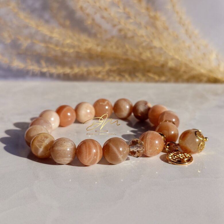 Saulesakmens aproce ar piekariņu