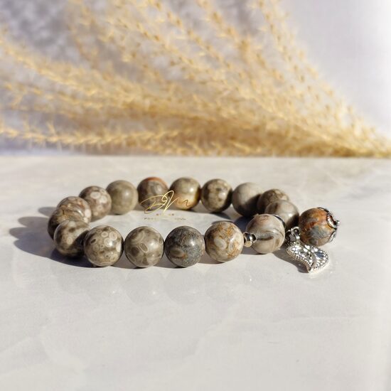 Maifana akmens aproce ar piekariņu