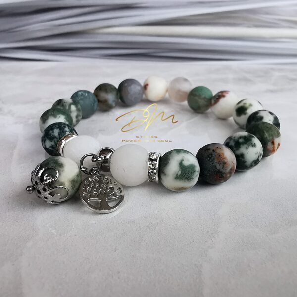 Koka Ahāta aproce ar piekariņu no matētām pērlēm